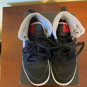 Boys Jordan 1 Mid Shoes